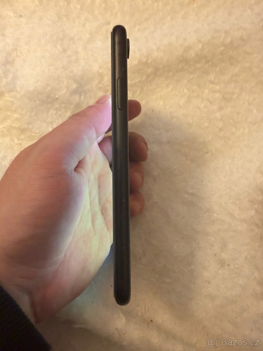iPhone XR 64 Gb černý - 2