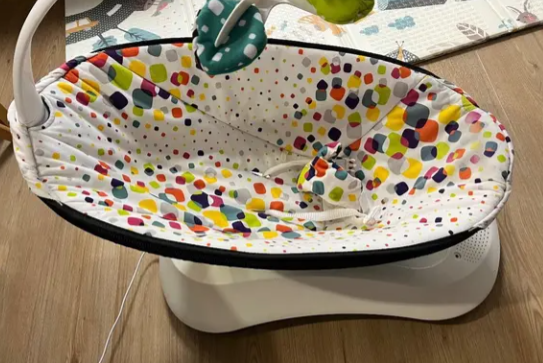 Houpátko pro miminiko 4moms - 2