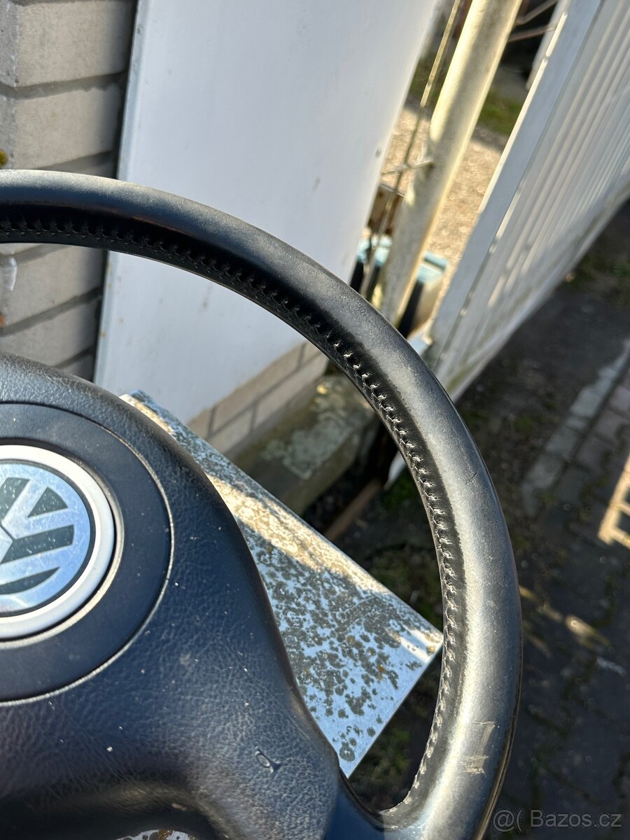 Tříramenný volant VW - 2