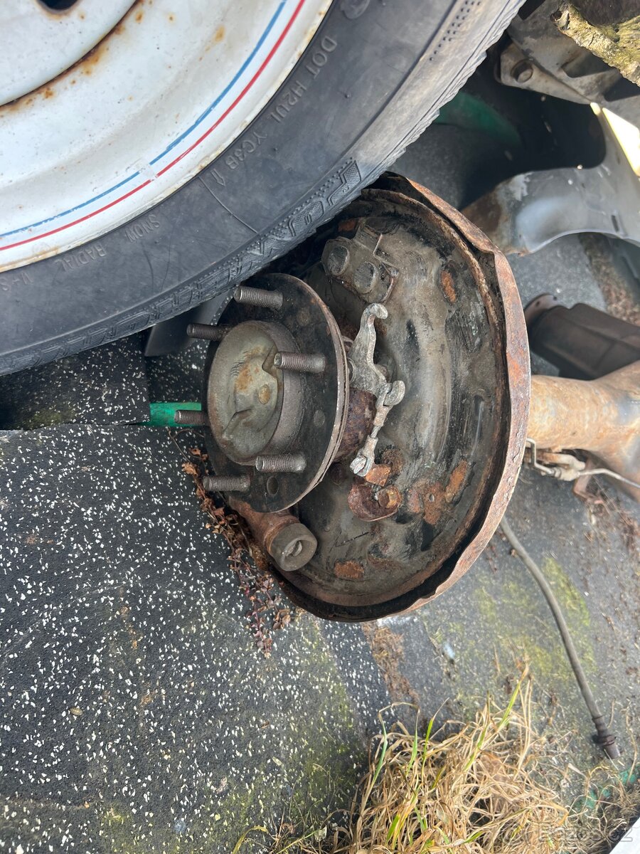 Zadní náprava 4Runner. - 2