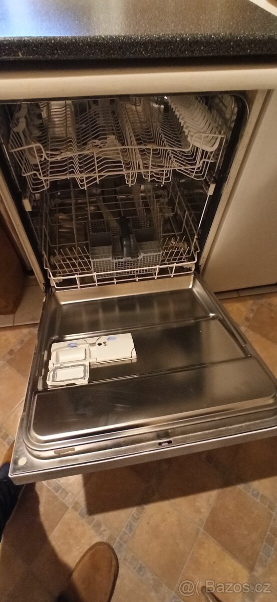 Myčka nádobí Whirlpool - 2