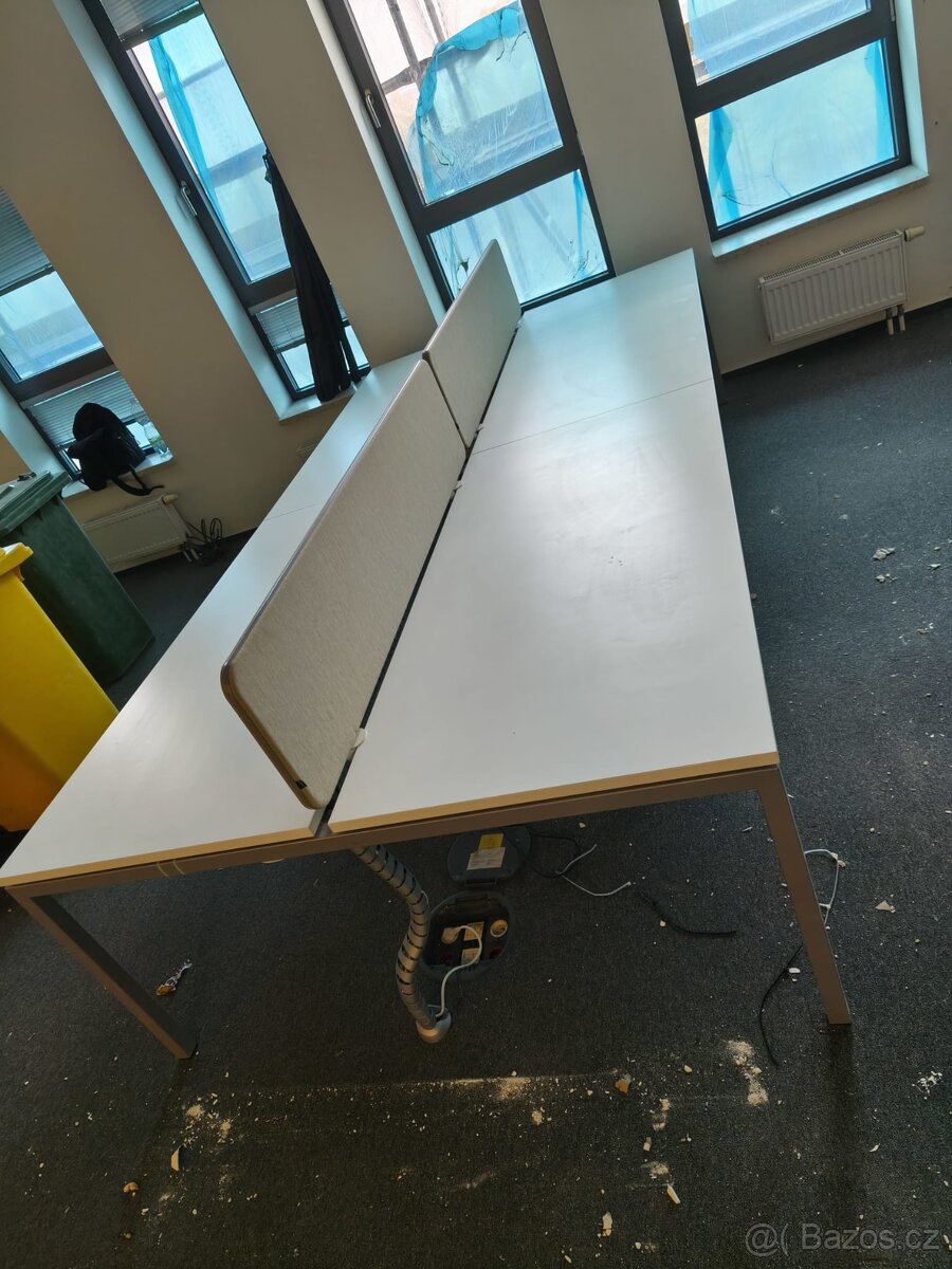 Kancelářský stůl - 2