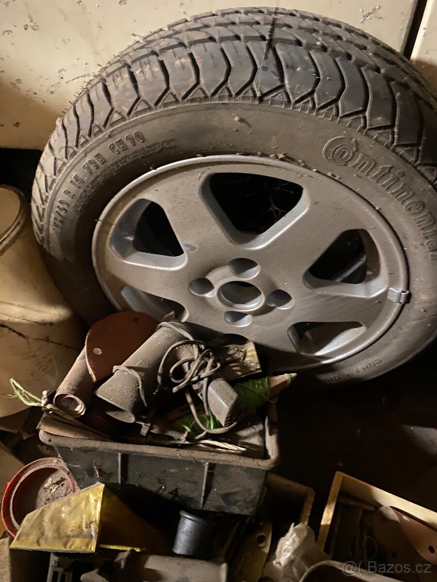 Alu kola Felicia r14 - 2