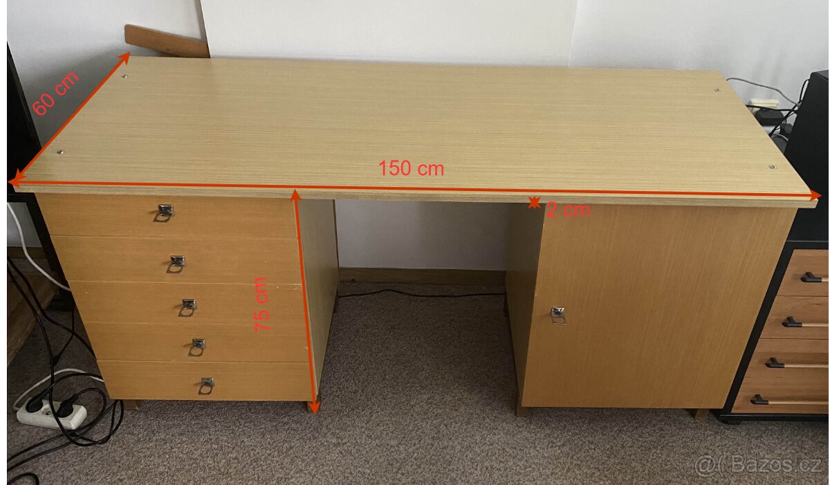 Pracovní stůl - 2