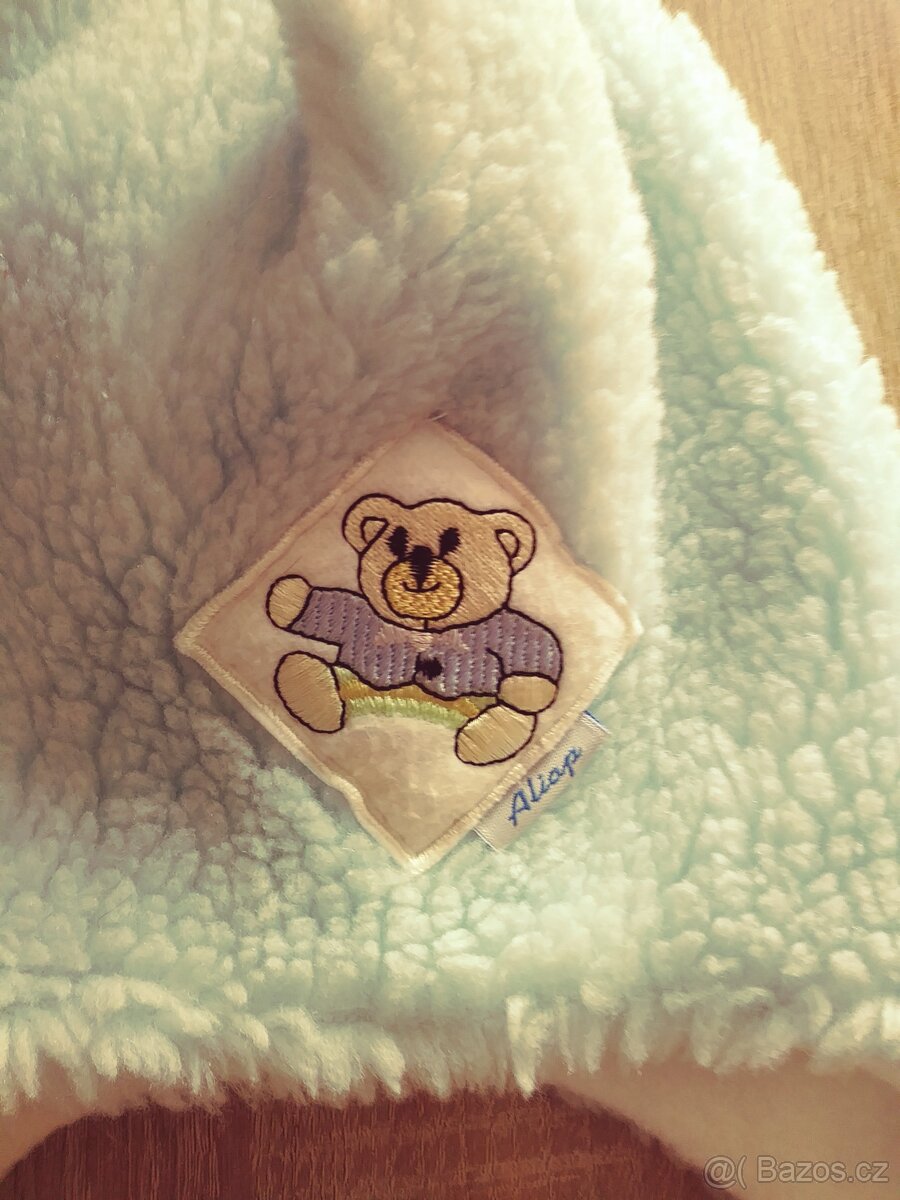 Kojenecká zimní čepice - vel. M (42-45) - 2