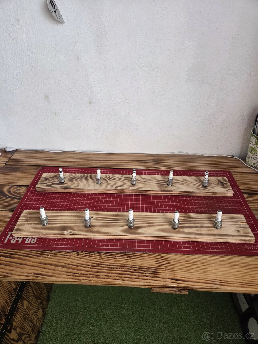Nástěnný věšák - 2