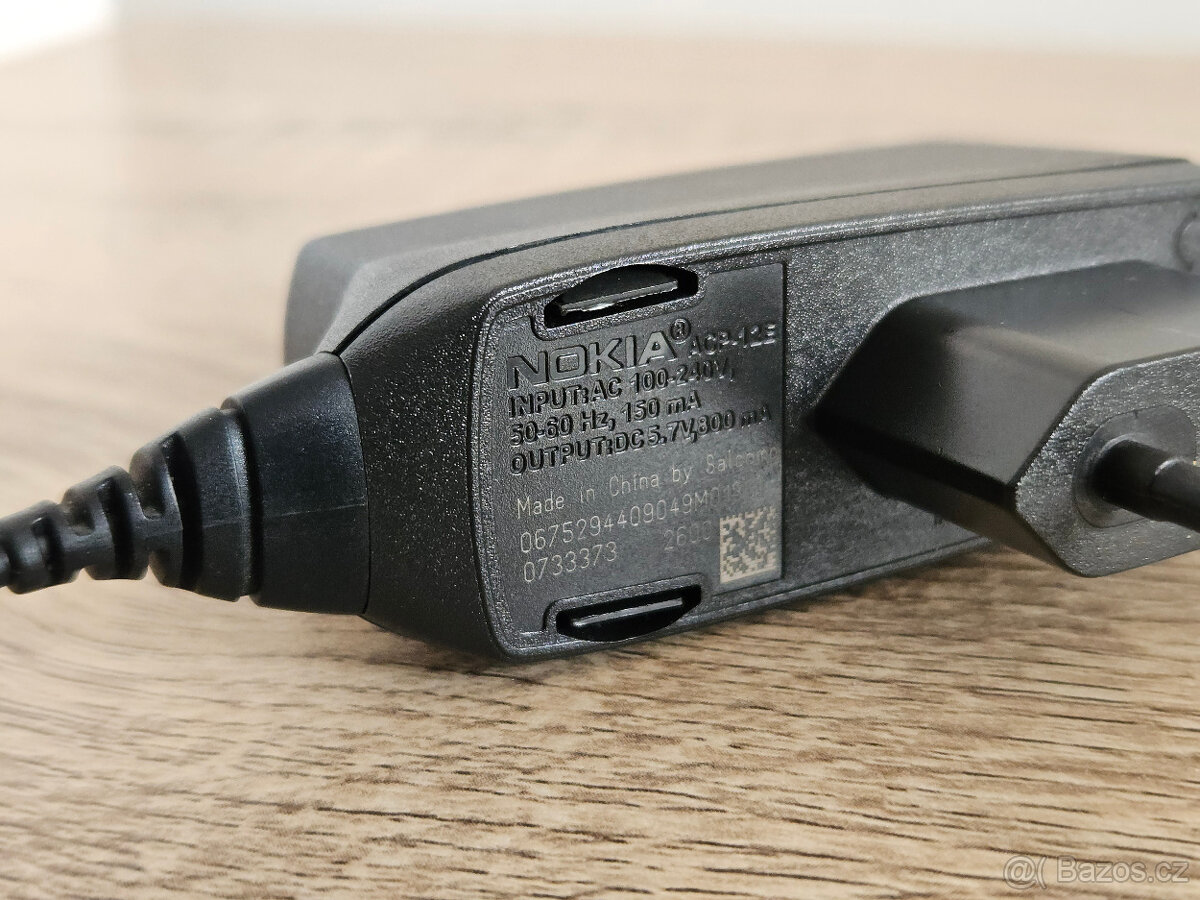 Nabíječka Nokia ACP-12E konektor 3,5mm - 2