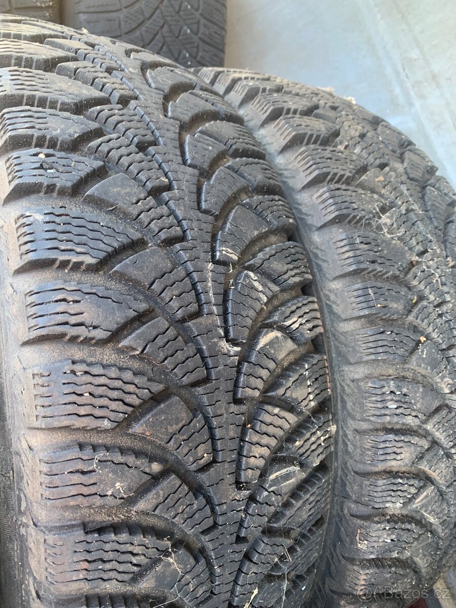 Pneu 195/65 R15 - 2