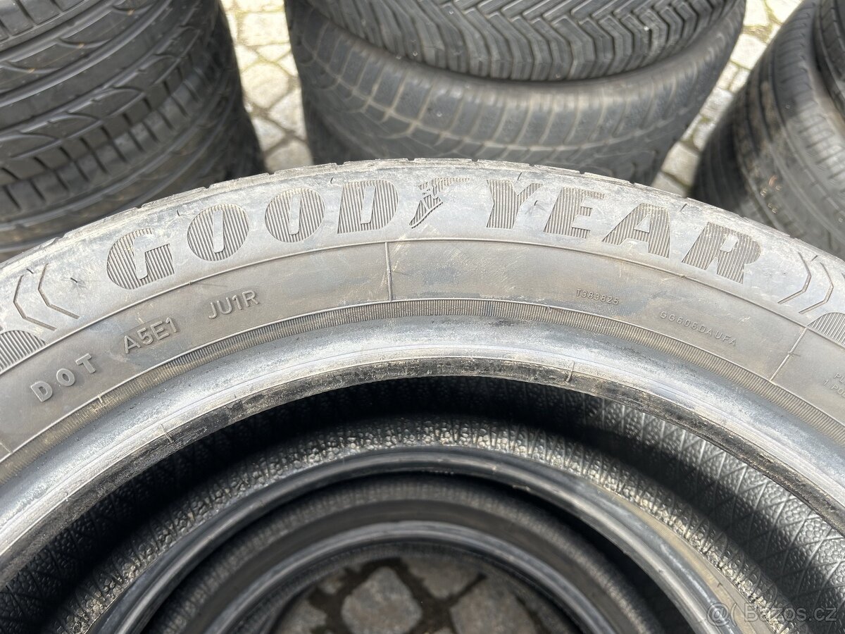 Pneu Goodyear 205/55r17 - 2