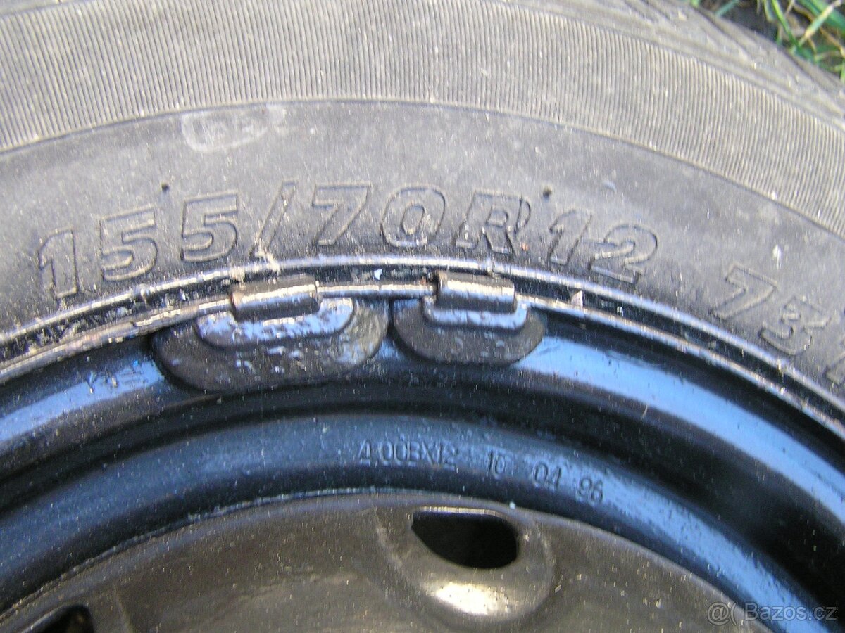 Prodám Letní pneu na disku 155/70 R12 - 2