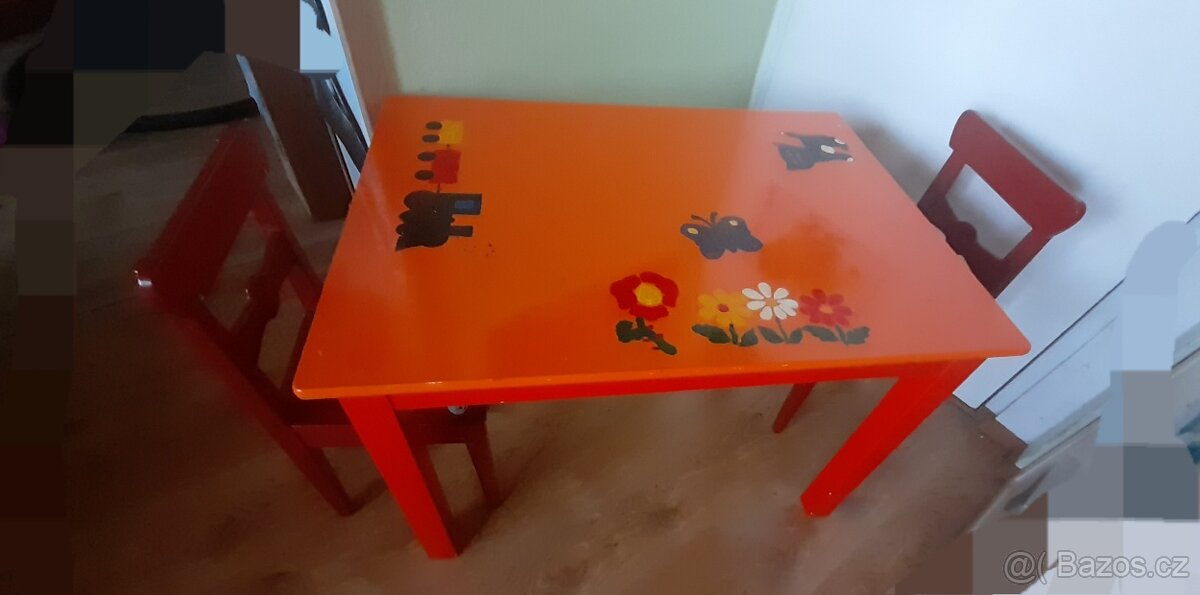 Stůl se židlemi - 2
