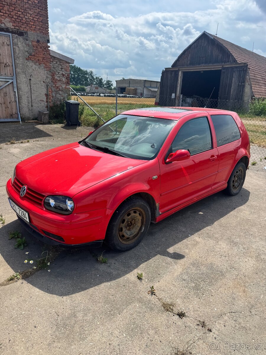 Volkswagen Golf IV 2.3 vr5 - 2