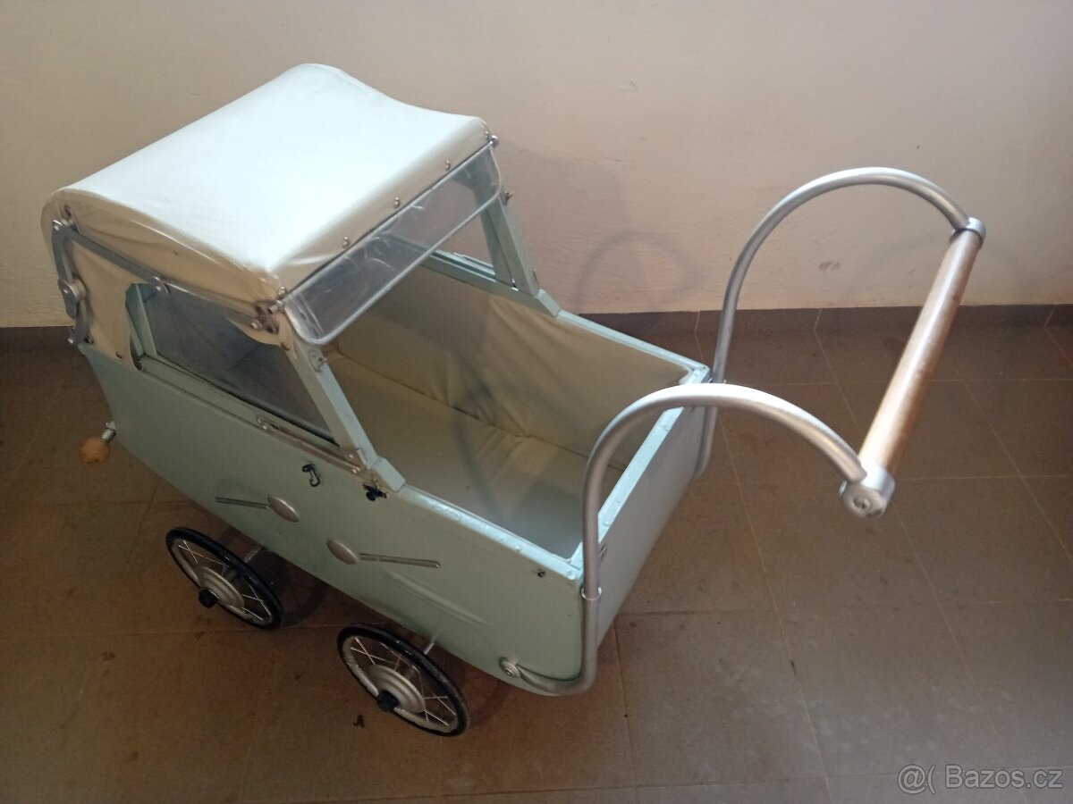 Retro kočarek - 2