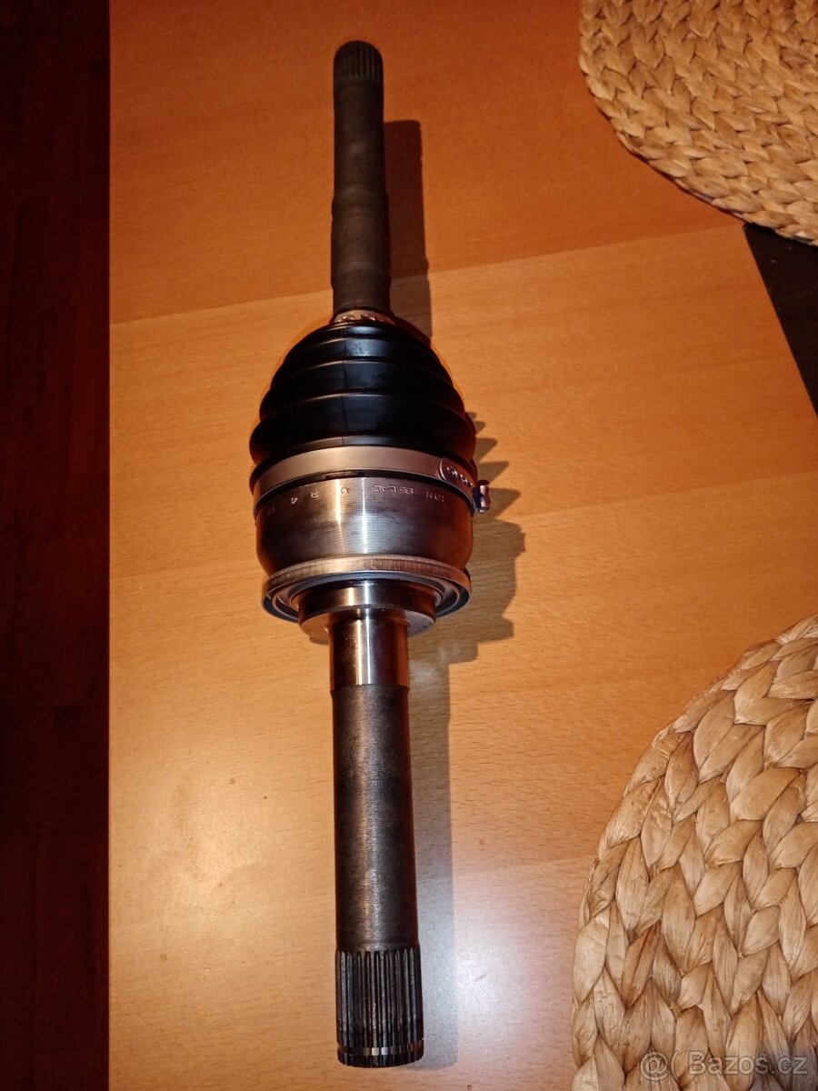 Hyundai Galloper přední levá poloosa original - 2