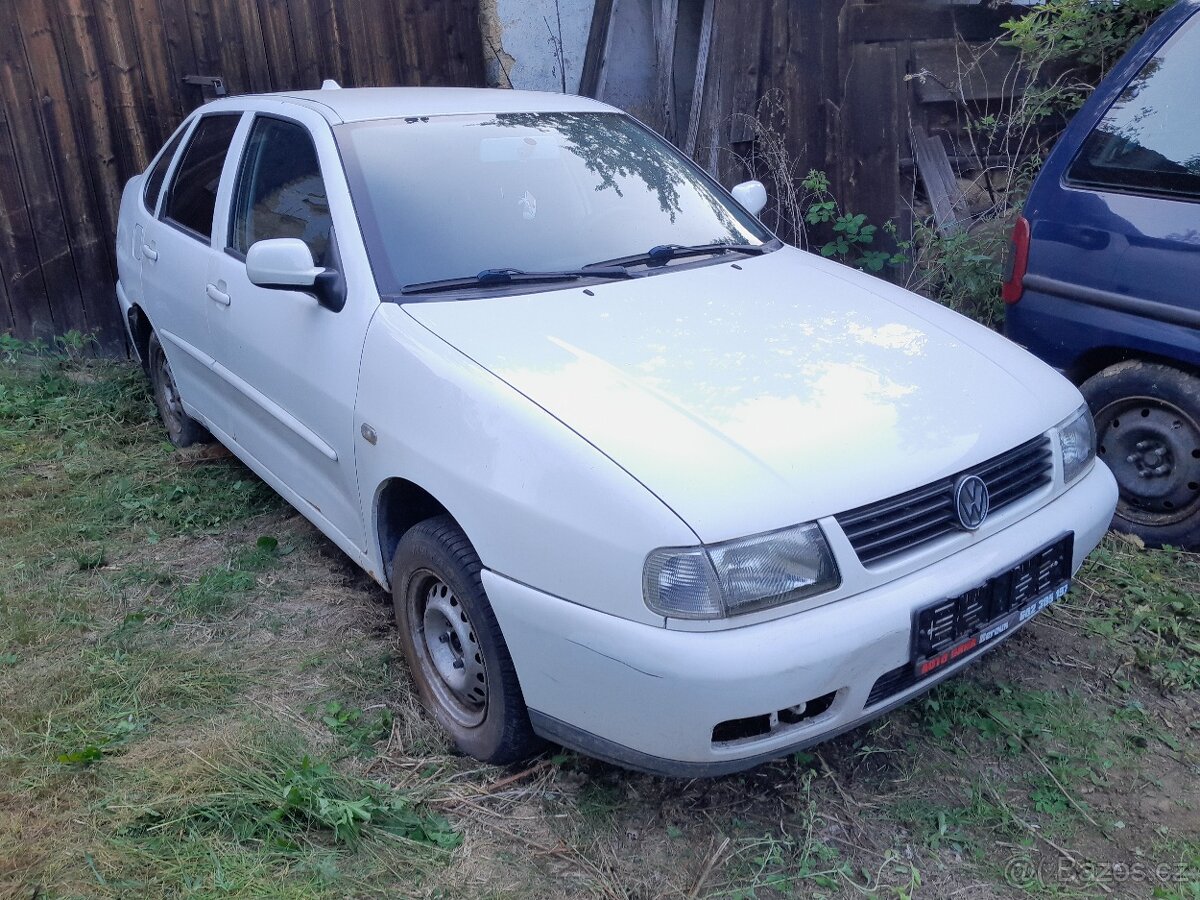 Volkswagen Polo classic 1.6i 55.KW r.v.2000 ALM - pouze díly - 2