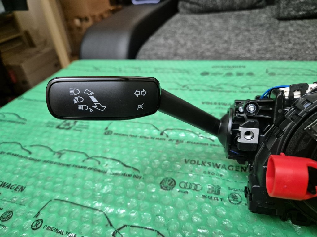 Škoda Octavia III, VW Golf VII, Seat Leon přepínač kombinov - 2