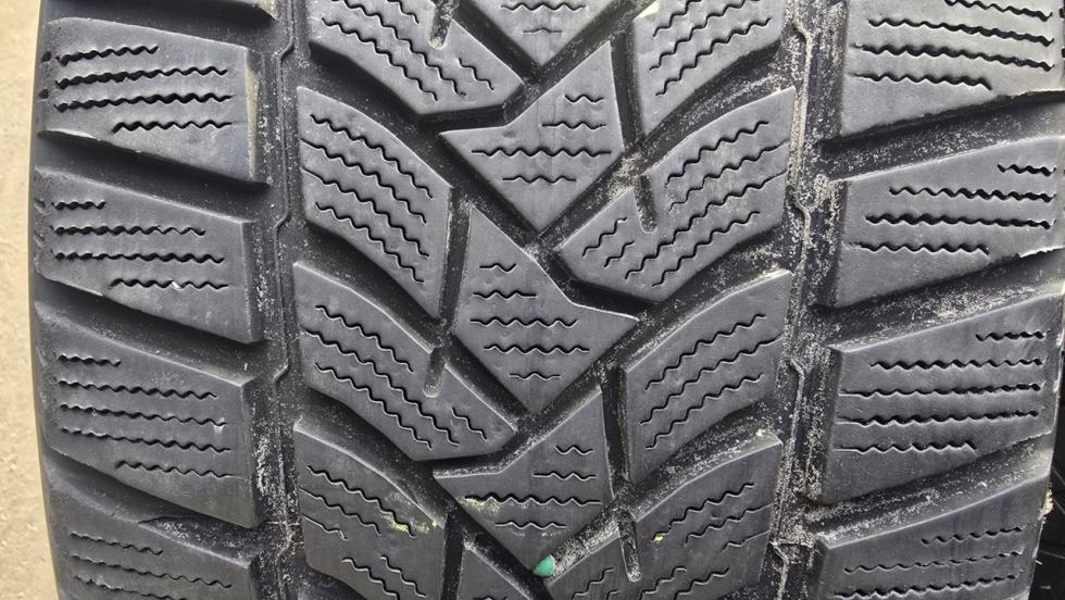 Zimní pneu 215/60/16 Dunlop - 2