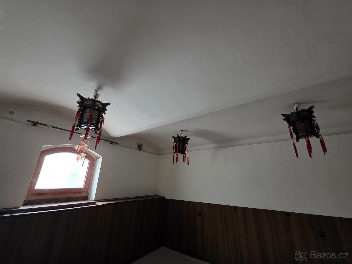 Lustr s činskou tematou - 2