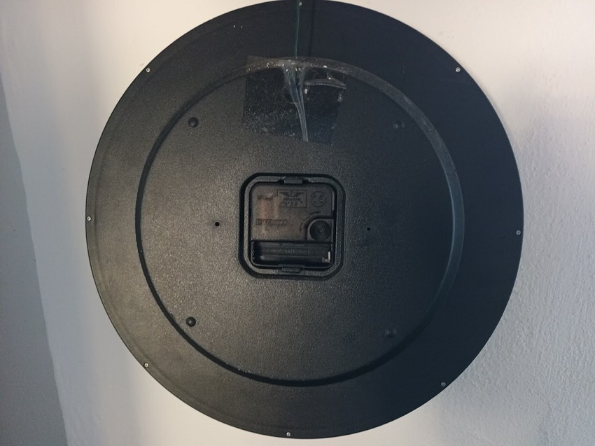 Nástěnné hodiny Guartz. - 2