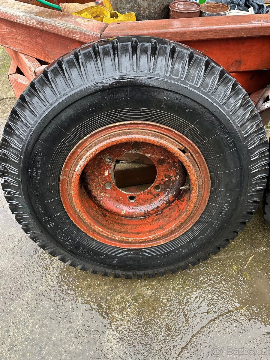 Pneu 8,25-15 DNEPROSHINA - 2