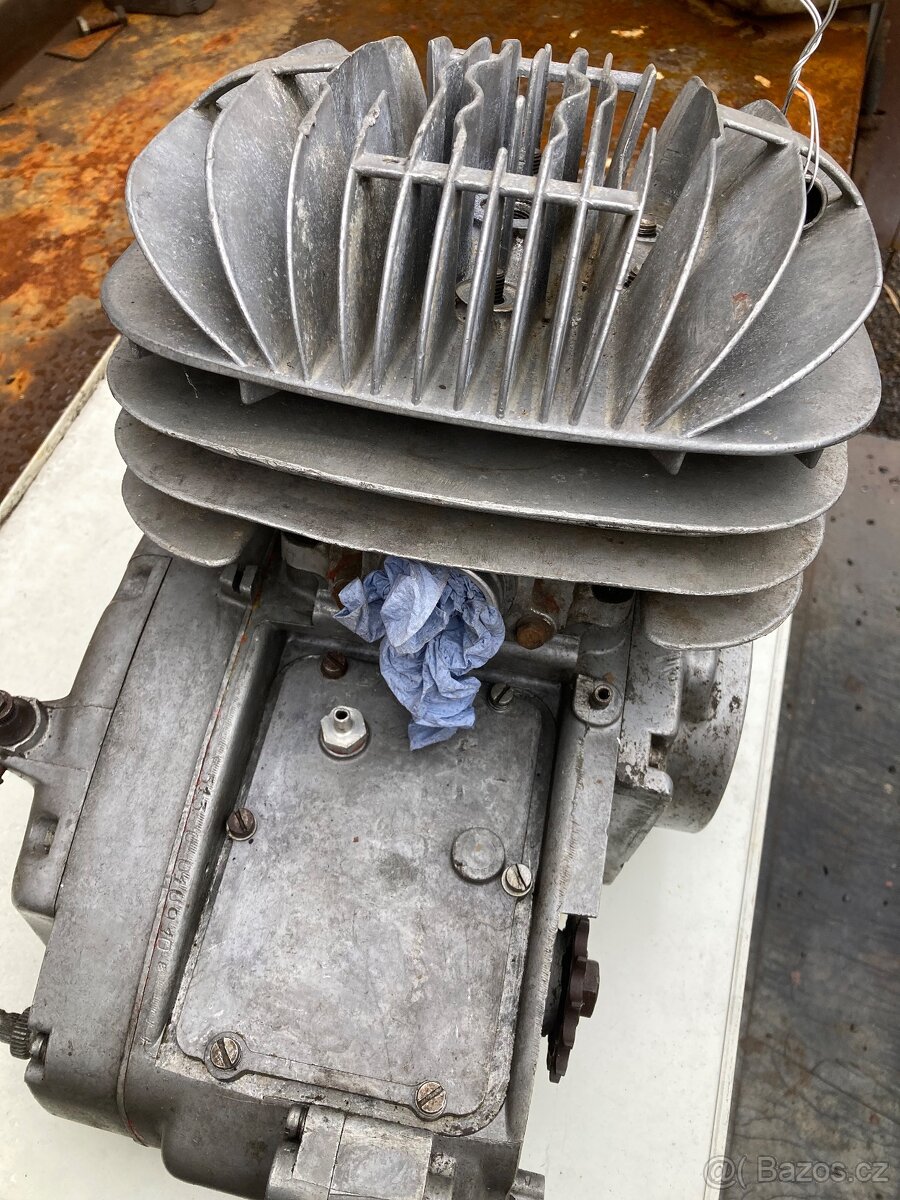 ČZ 250/513 motokros - 2