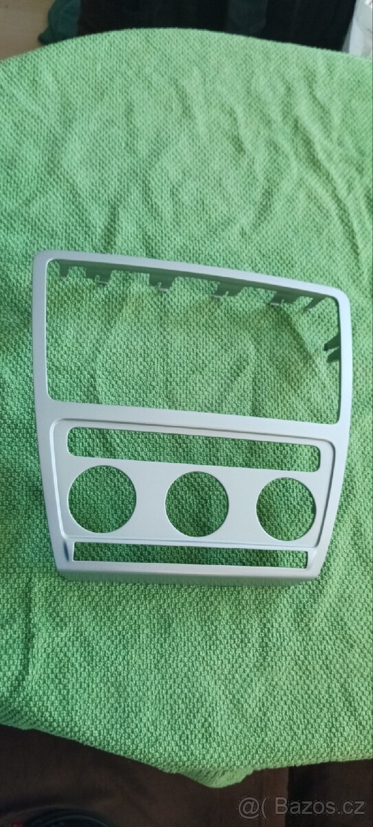Rámeček autorádia škoda Octávia 2 - 2