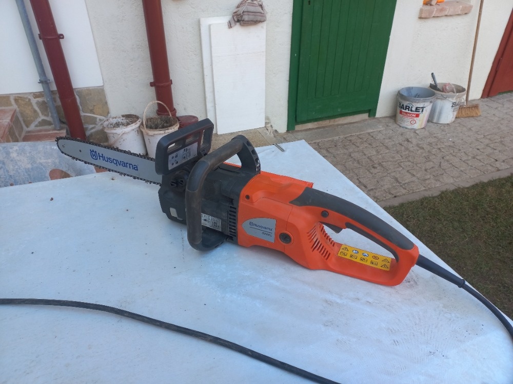 Elektrická řetězová pila Husqvarna - 2