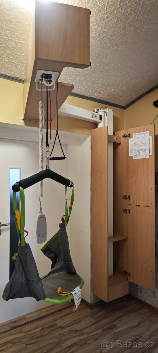 Diskrétní elektrický zvedák pro invalidy - 2