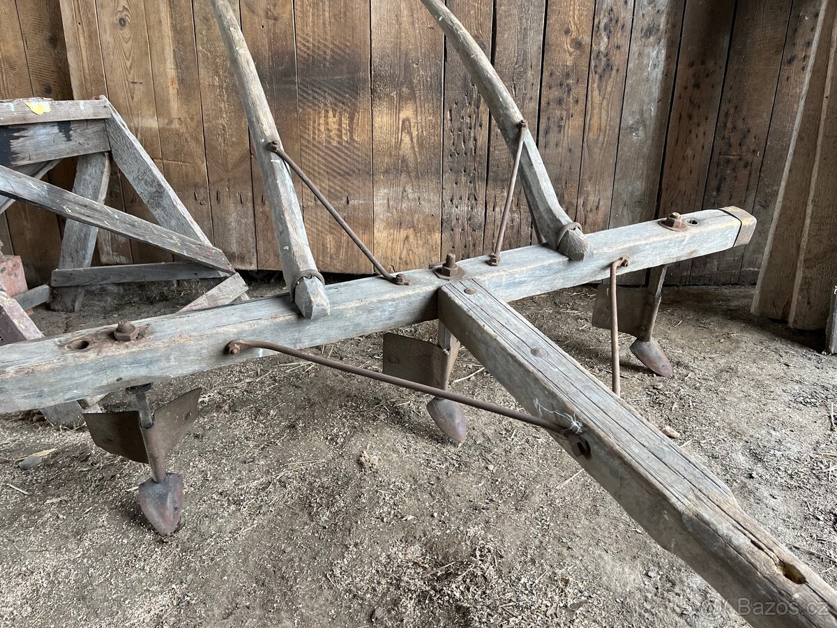 Koňský řádkovač do brambor - 2