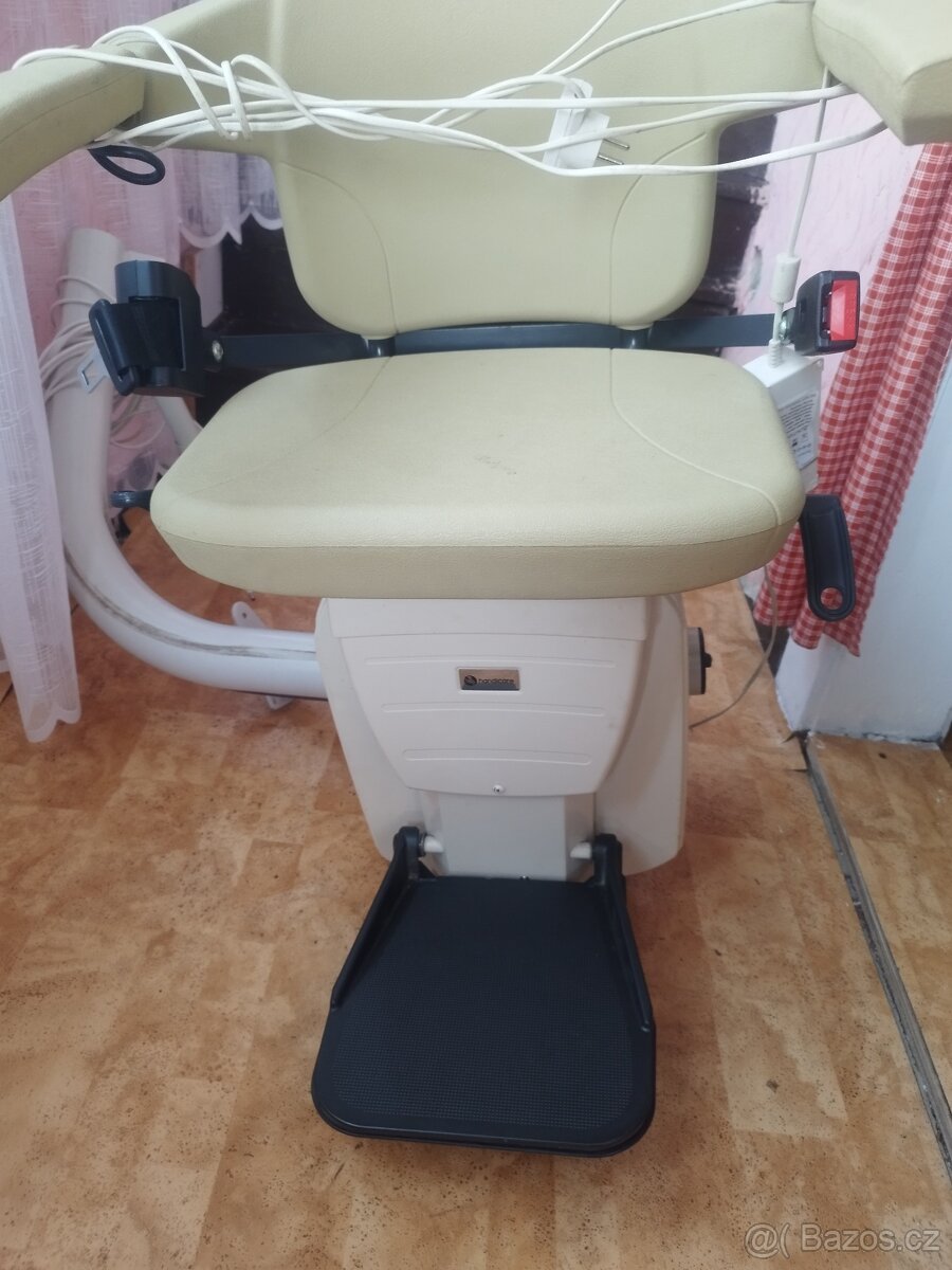 Schodišťová sedačka - 2