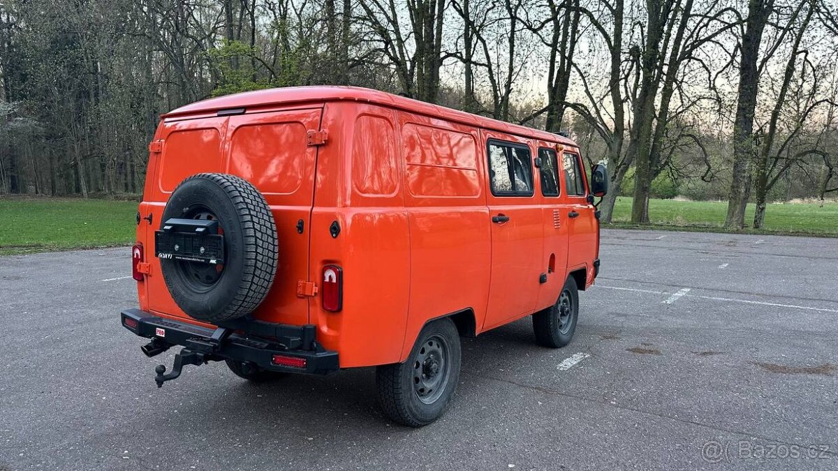 UAZ Buchanka 3909 - 2