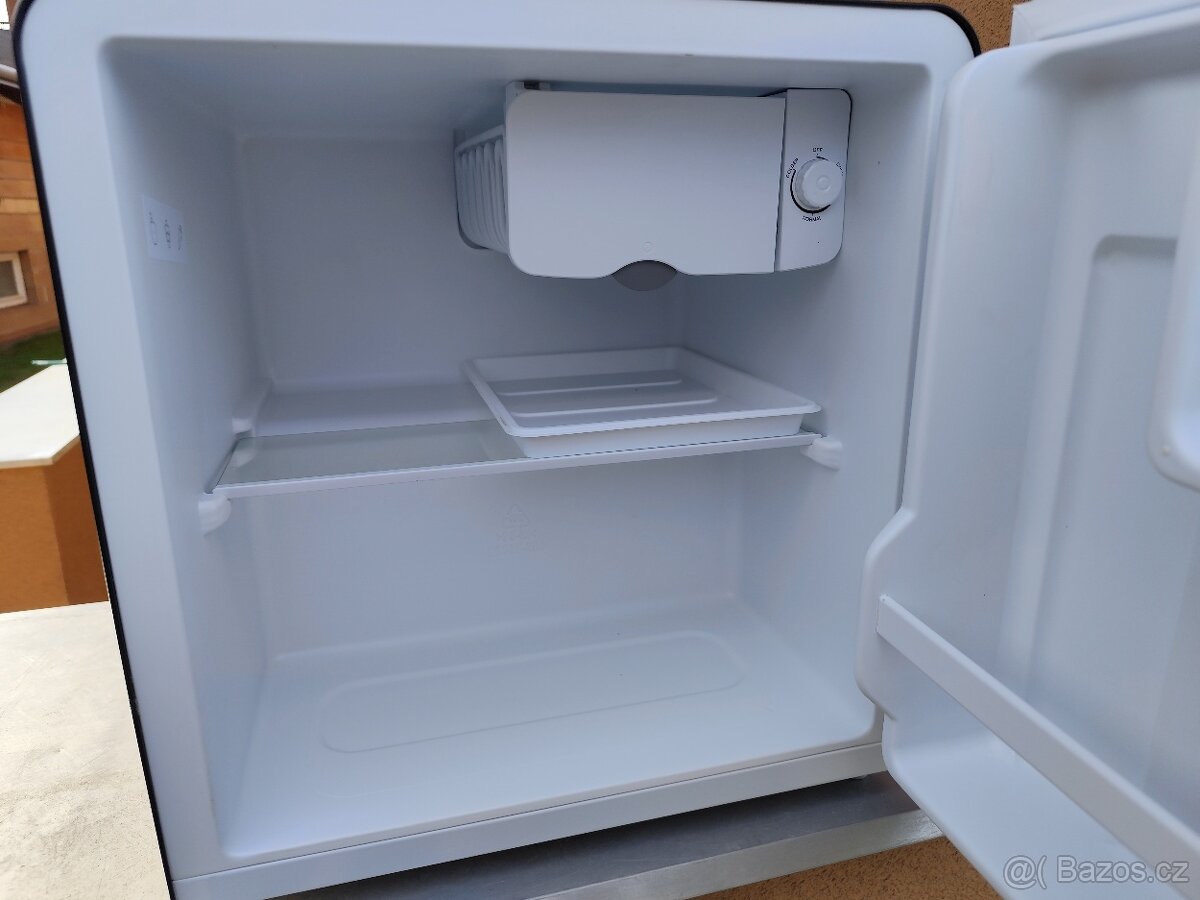 Prodám ledničku Midea MDRD86SLE30, 47 l, N-T, 41 dB, E, Čern - 2