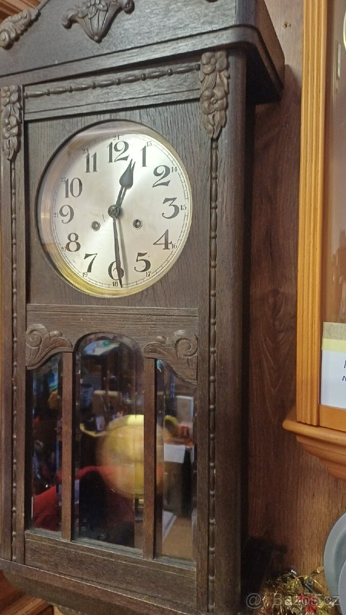 Hodiny nastěnné. - 2