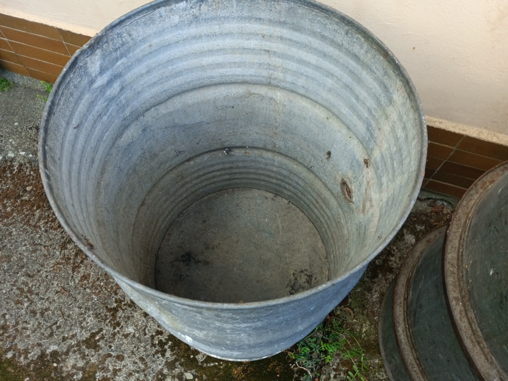 kovový sud, barel - 2