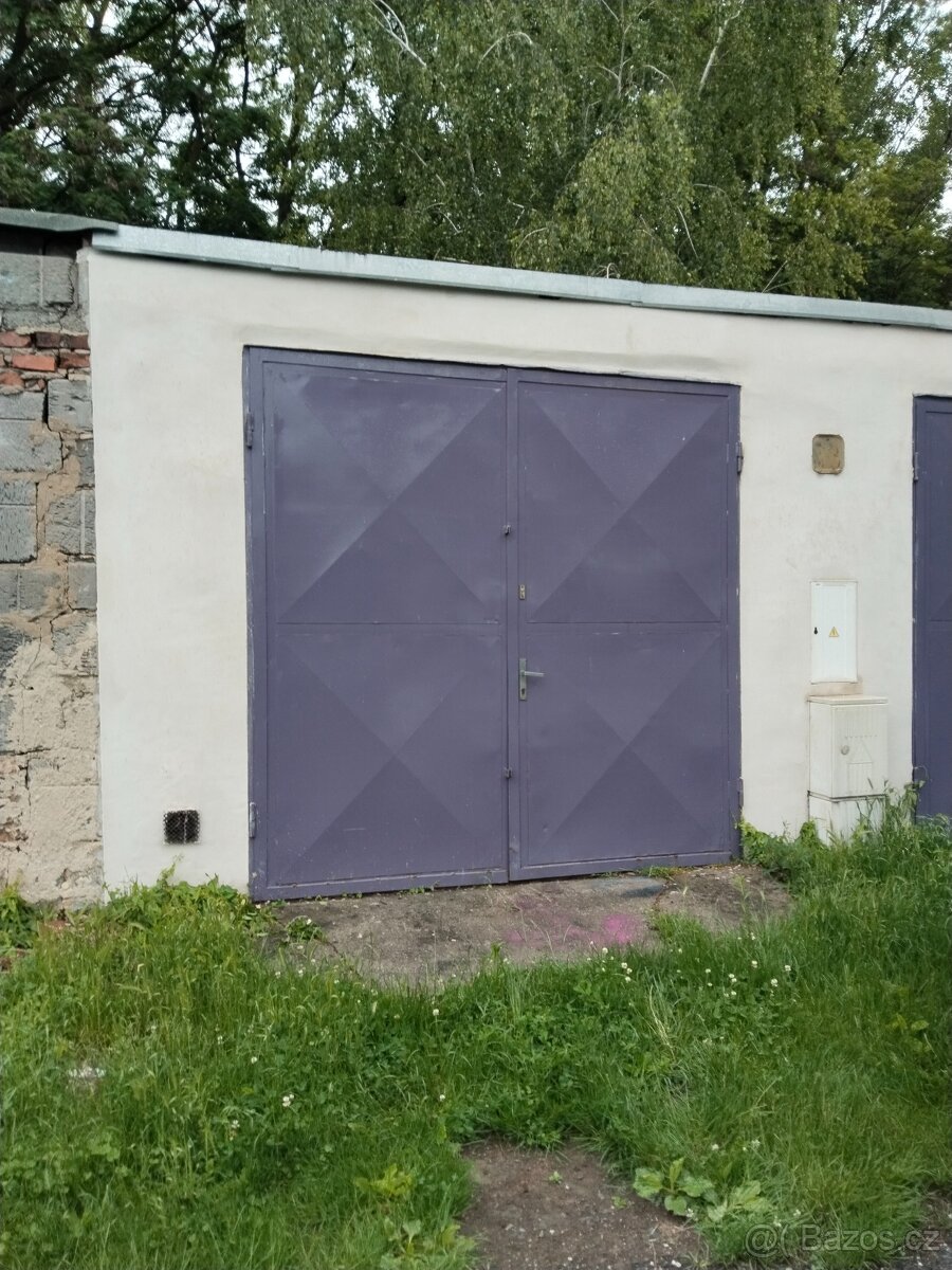 Prodám dvě garáže - 2