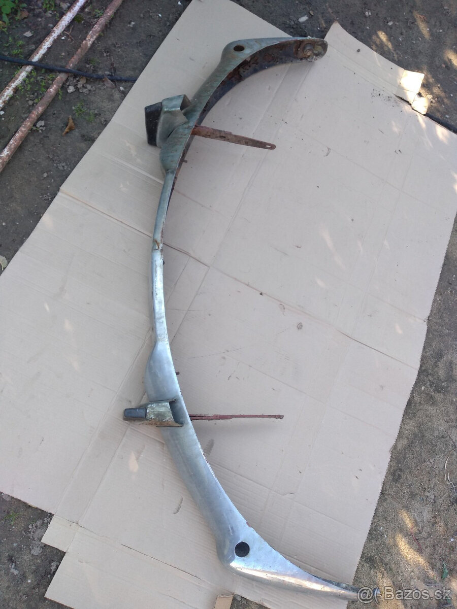 Prodám na Tatra 603/2 přední nárazník - 2