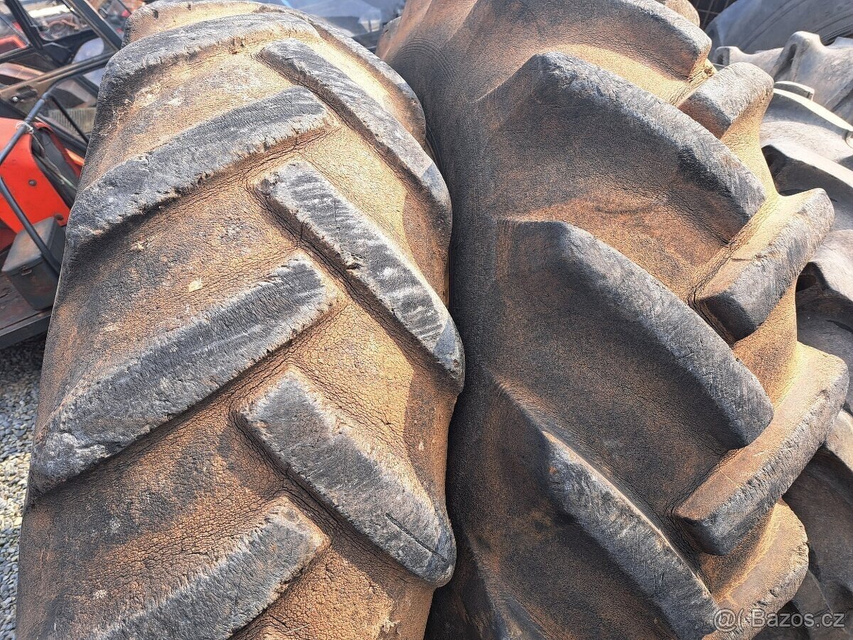 Zetor uřI zadní kola 16.9-30. - 2