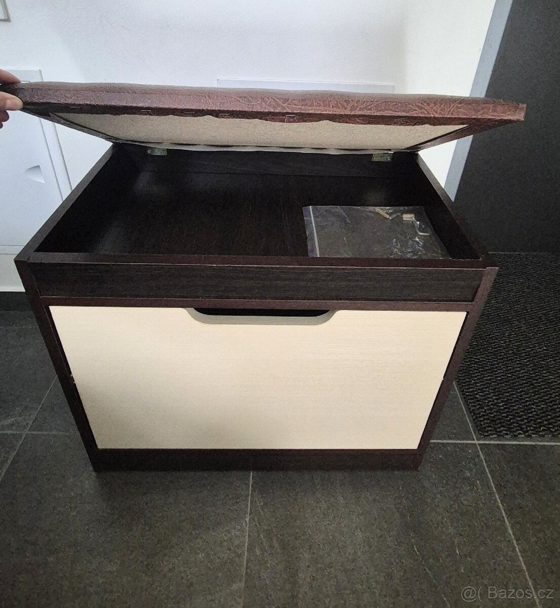 NOVÝ Botník TO-08 se sedákem - 2