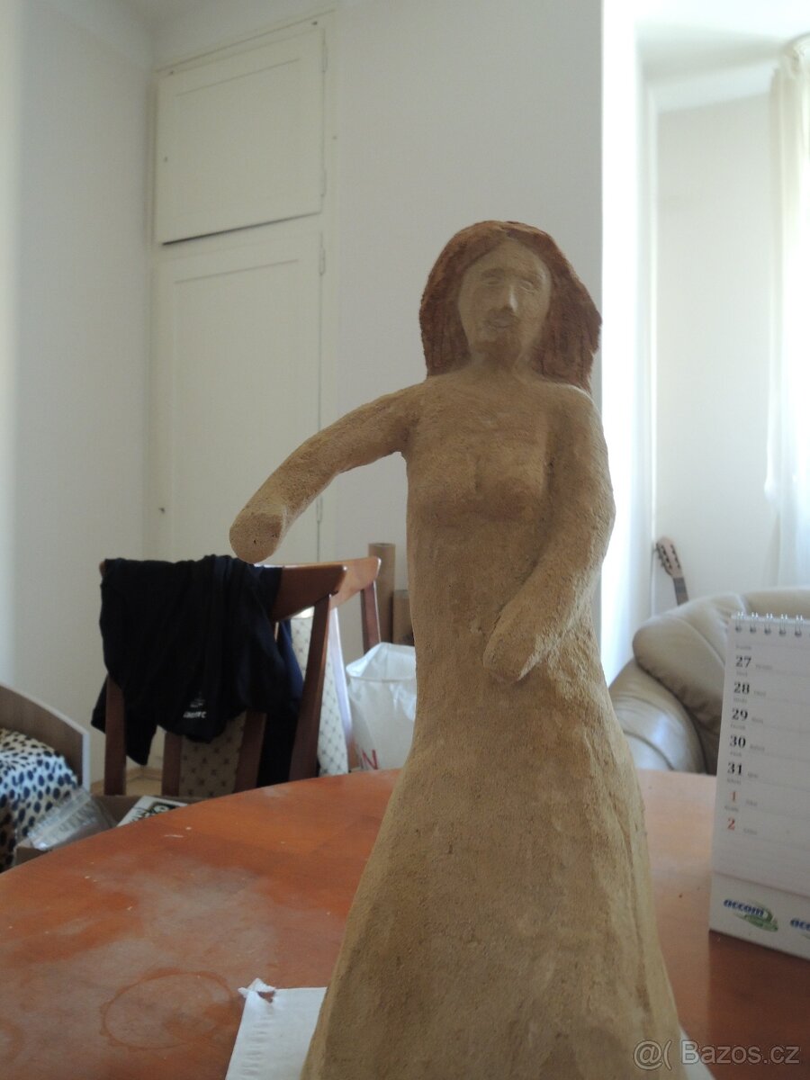 Soška - tančící dívka - 2