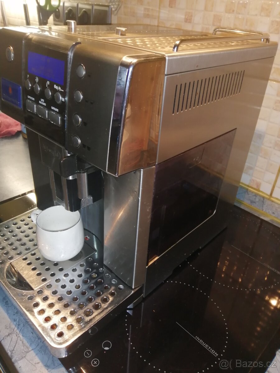 Automatický kávovar Delongi - 2