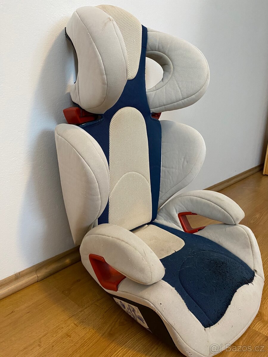 Daruji dětskou autosedačku - 2