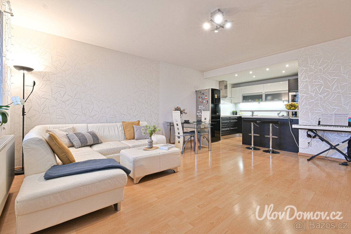 Prodej bytu 2+kk, Praha 11 - Háje - 2