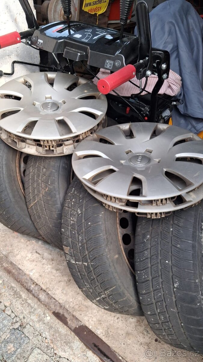 Poklice Audi R16 - 2