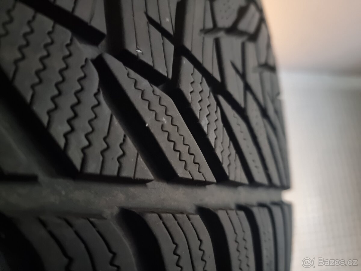 Hankook 295/30r20 - 2