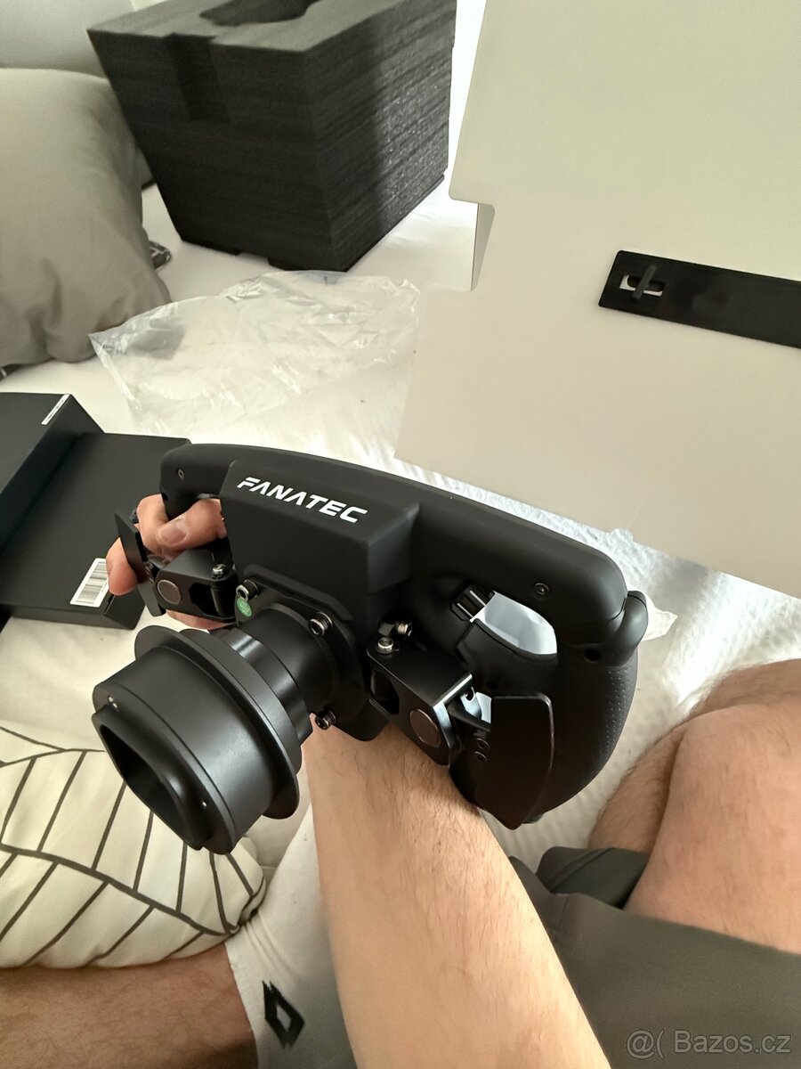 Fanatec dd+ cely set i se sedackou logitech playseat trophy - 2