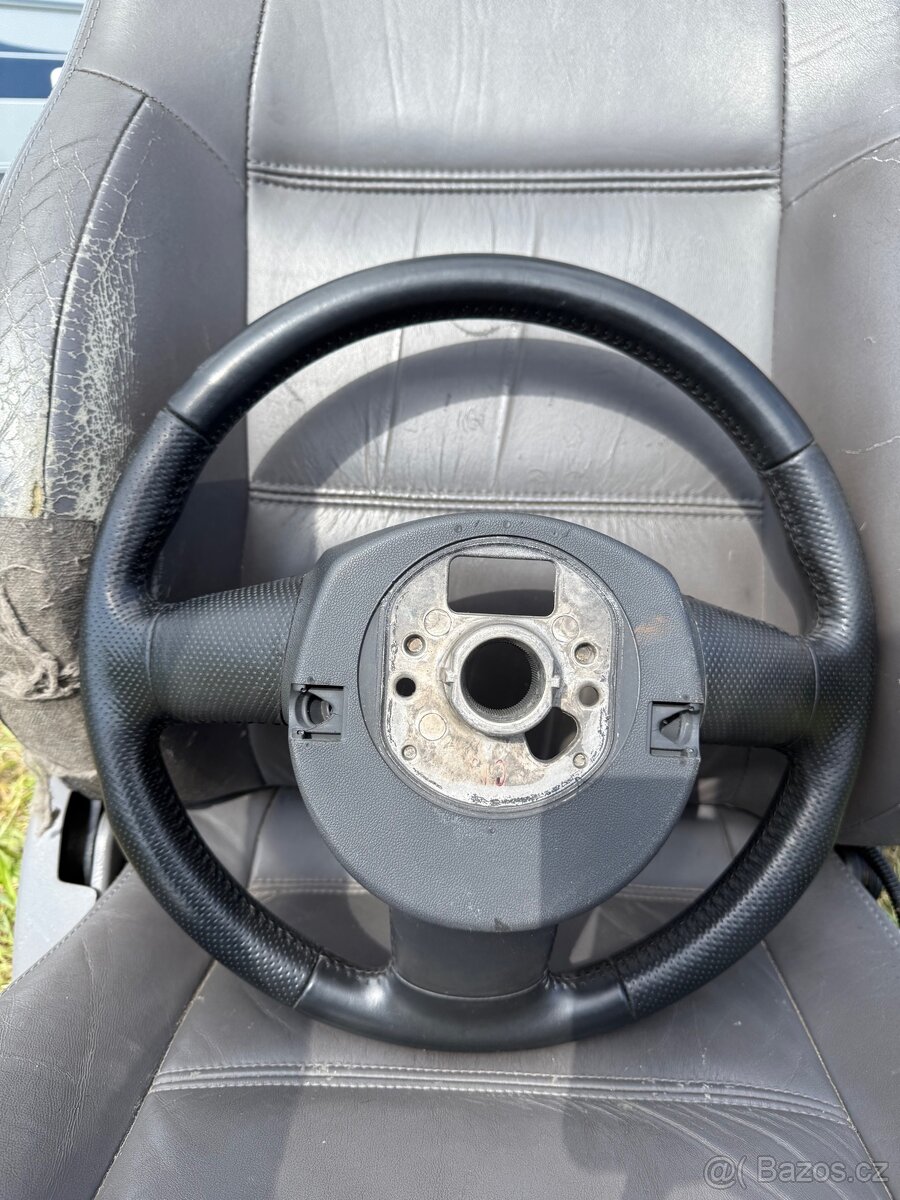 Volant z Audi a4 b7 - 2