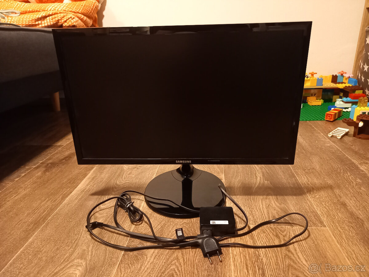 Monitor Samsung 22" S22F350FHU - 2