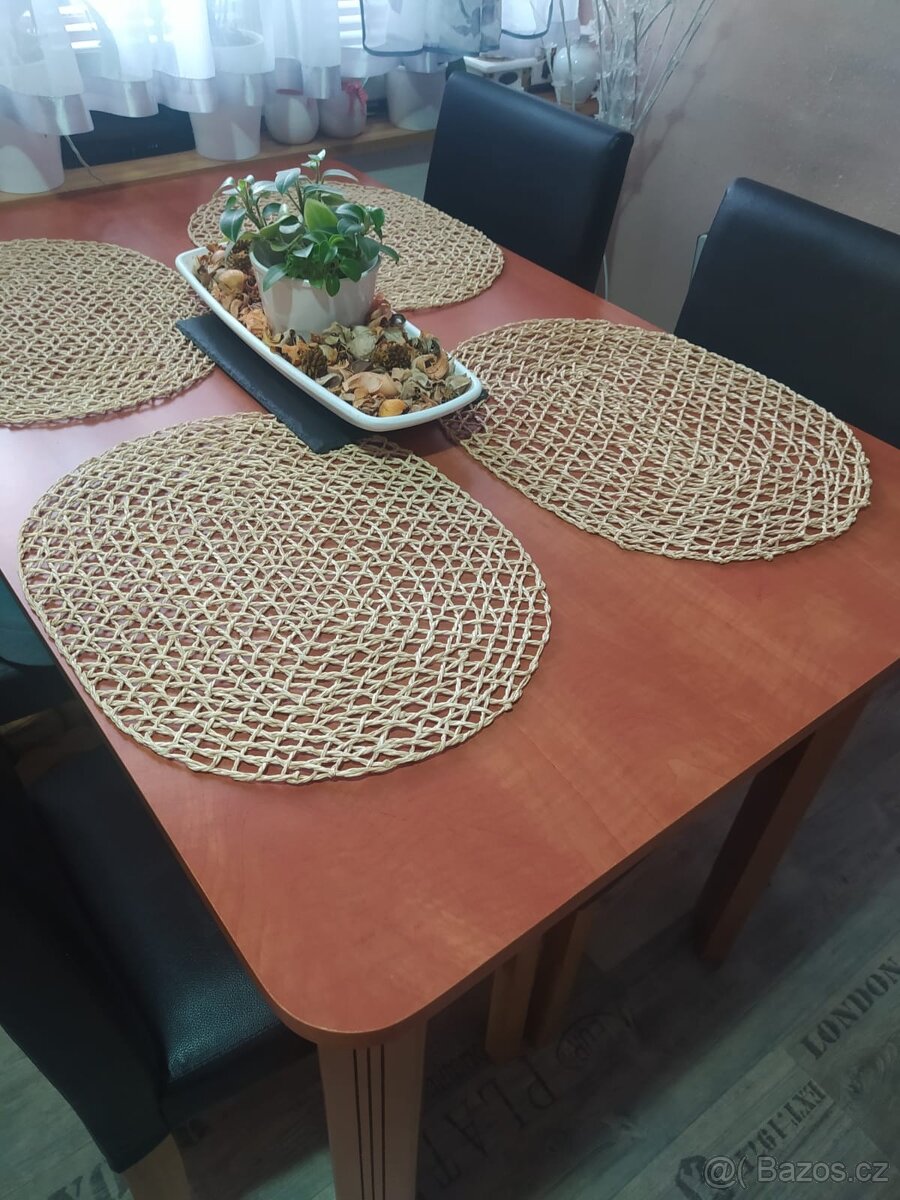 Jídelní stůl - 2
