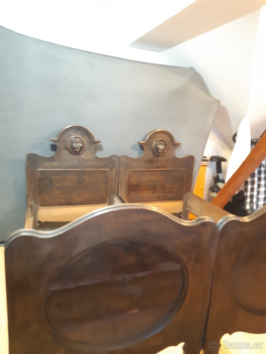 prodám starožitné postele - 2