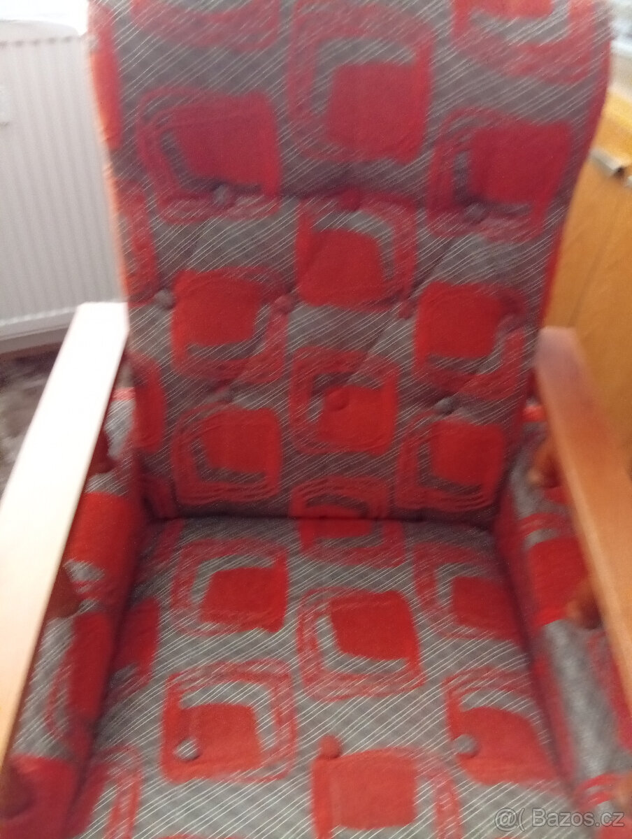 rok staré 2x pohodlná Křesla 2 x odkládací bobek a 1x stolek - 2